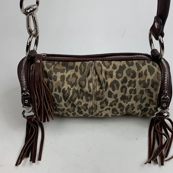 B Makowsky Leopard Print leather trim Fringe tassel Barrel bag Zip Crossbody - Picture 6 of 16